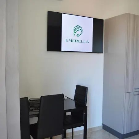 Lejlighed Emerella *